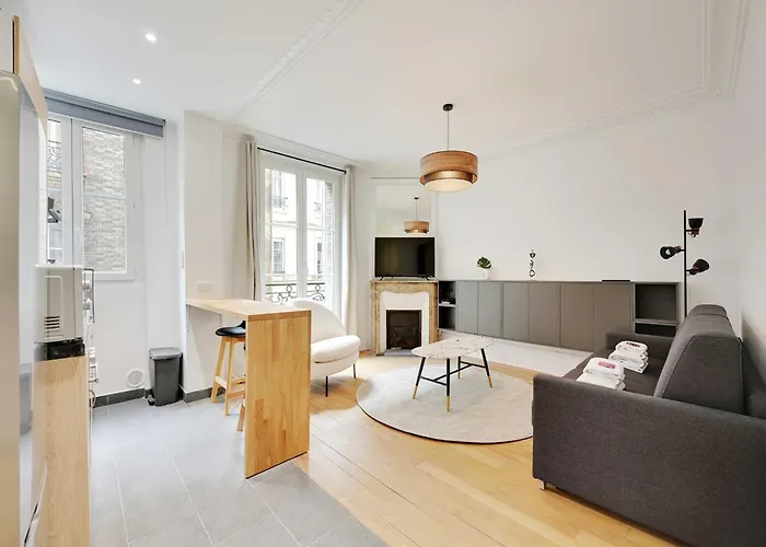Very For 2 People Batignolles - Nollet Mobility Lease Apartment